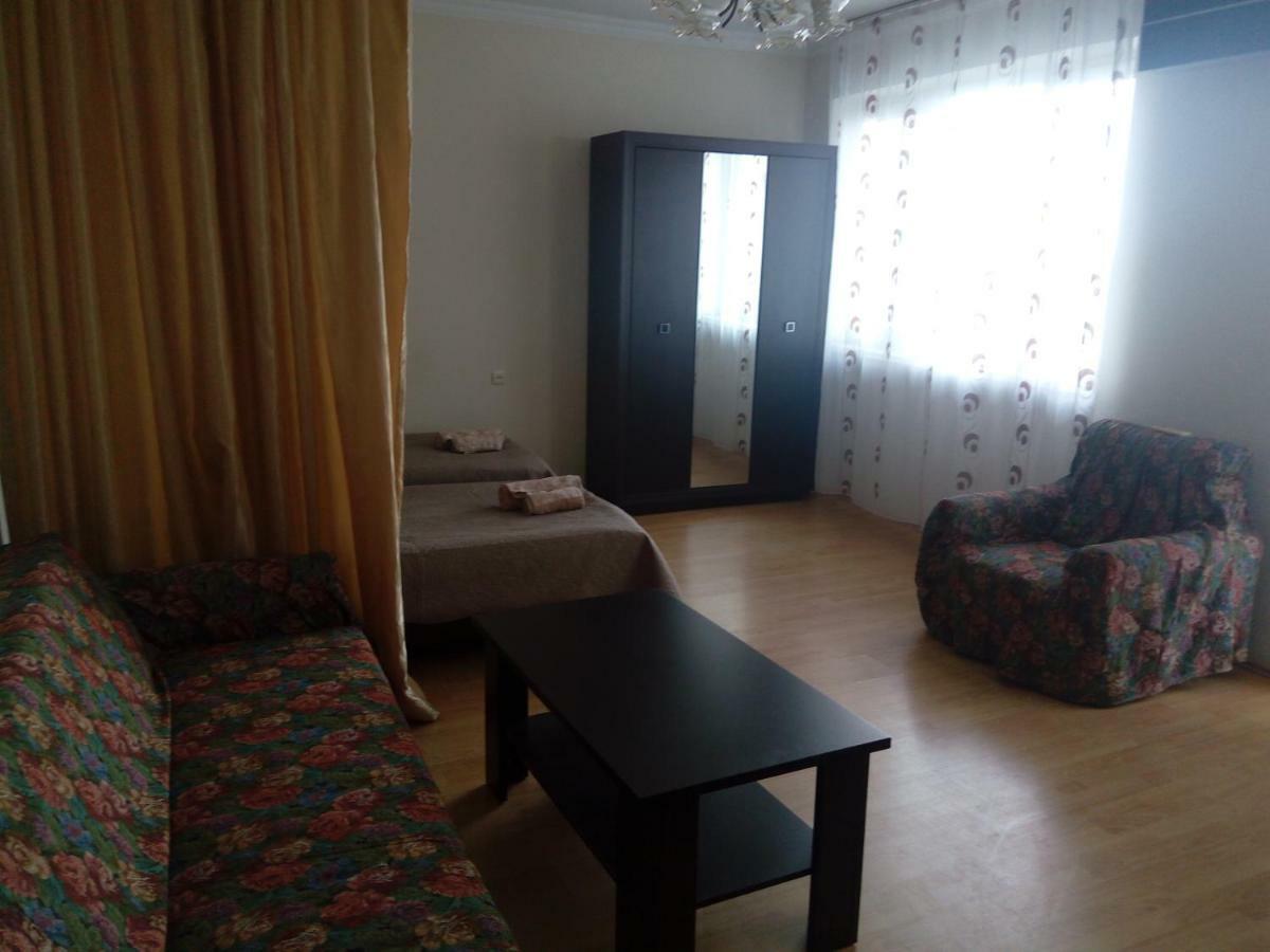 Apartment Khimshiashvili 9 Batoemi Buitenkant foto
