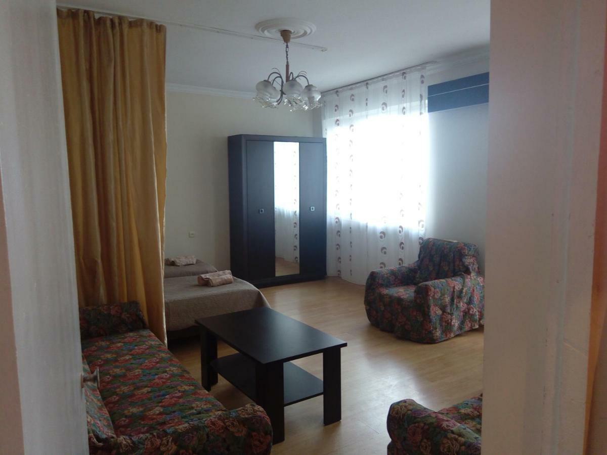 Apartment Khimshiashvili 9 Batoemi Buitenkant foto