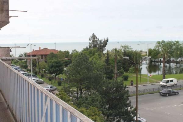 Apartment Khimshiashvili 9 Batoemi Buitenkant foto